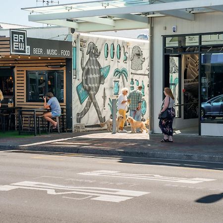 Oceanside Bliss - Absolute Beachfront - Uninterrupted Ocean Views With Pool Mount Maunganui Exterior foto