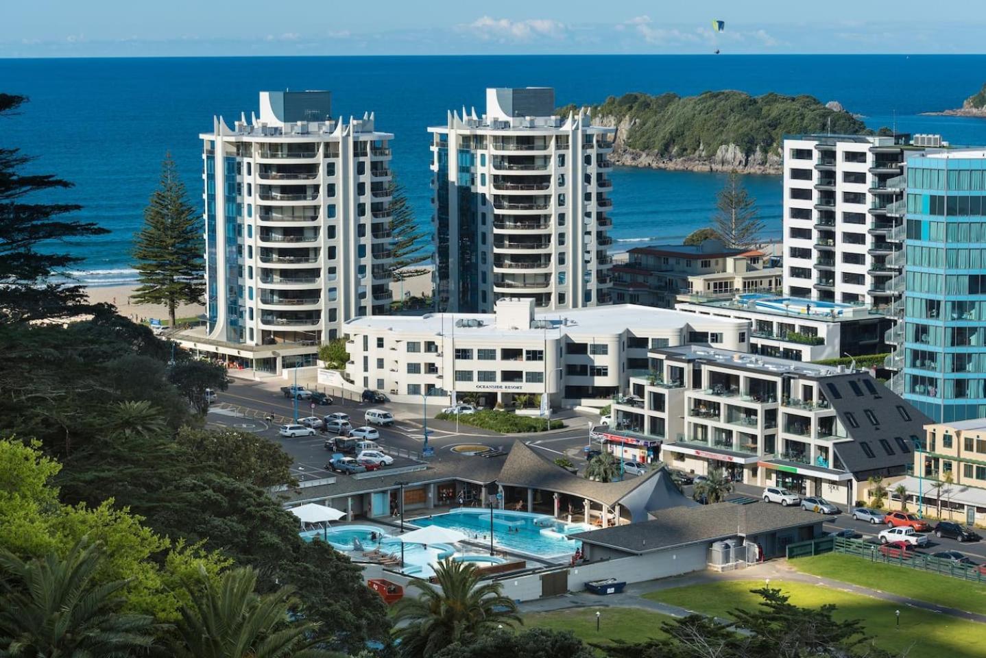 Oceanside Bliss - Absolute Beachfront - Uninterrupted Ocean Views With Pool Apartamento Mount Maunganui Exterior foto