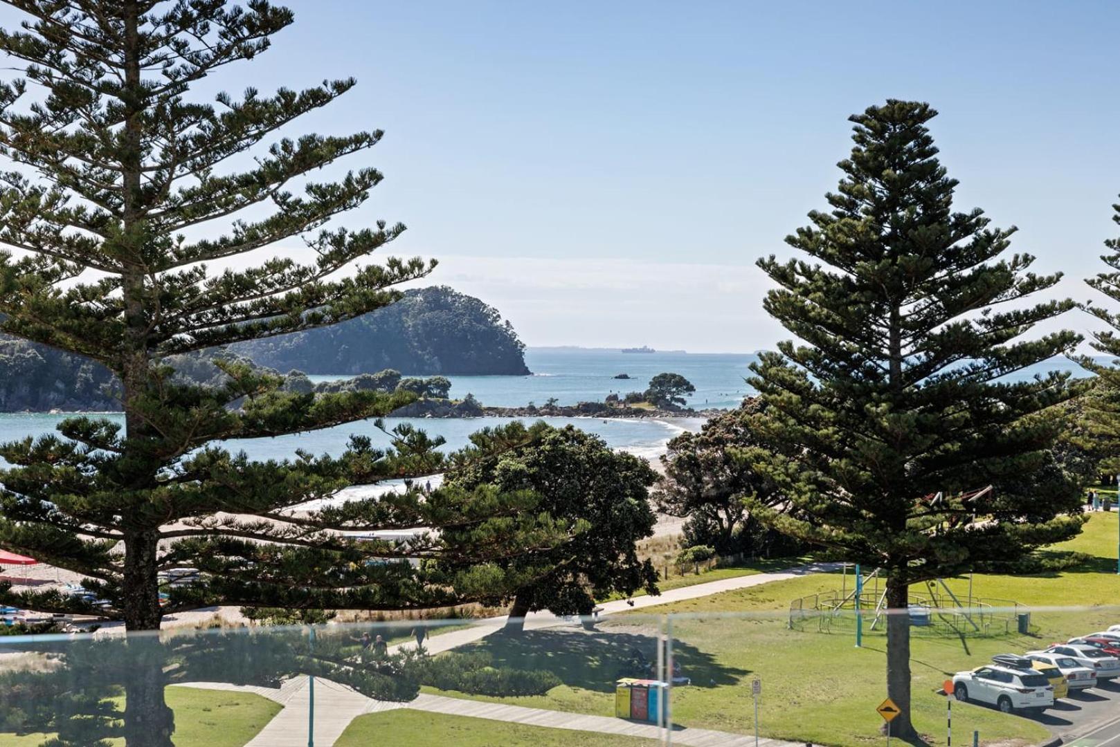 Oceanside Bliss - Absolute Beachfront - Uninterrupted Ocean Views With Pool Apartamento Mount Maunganui Exterior foto