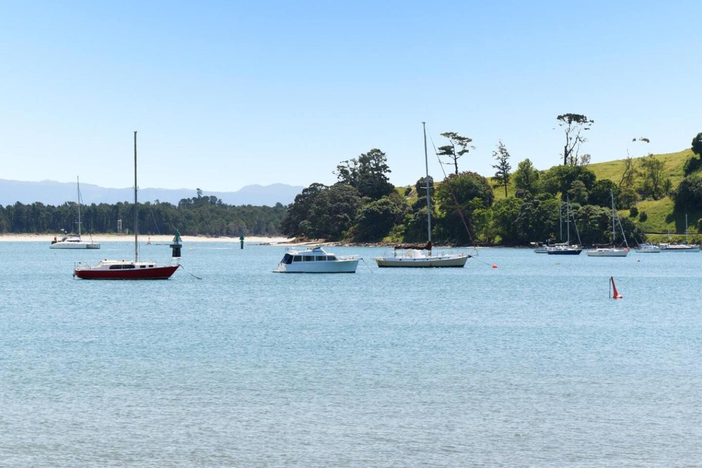 Oceanside Bliss - Absolute Beachfront - Uninterrupted Ocean Views With Pool Apartamento Mount Maunganui Exterior foto