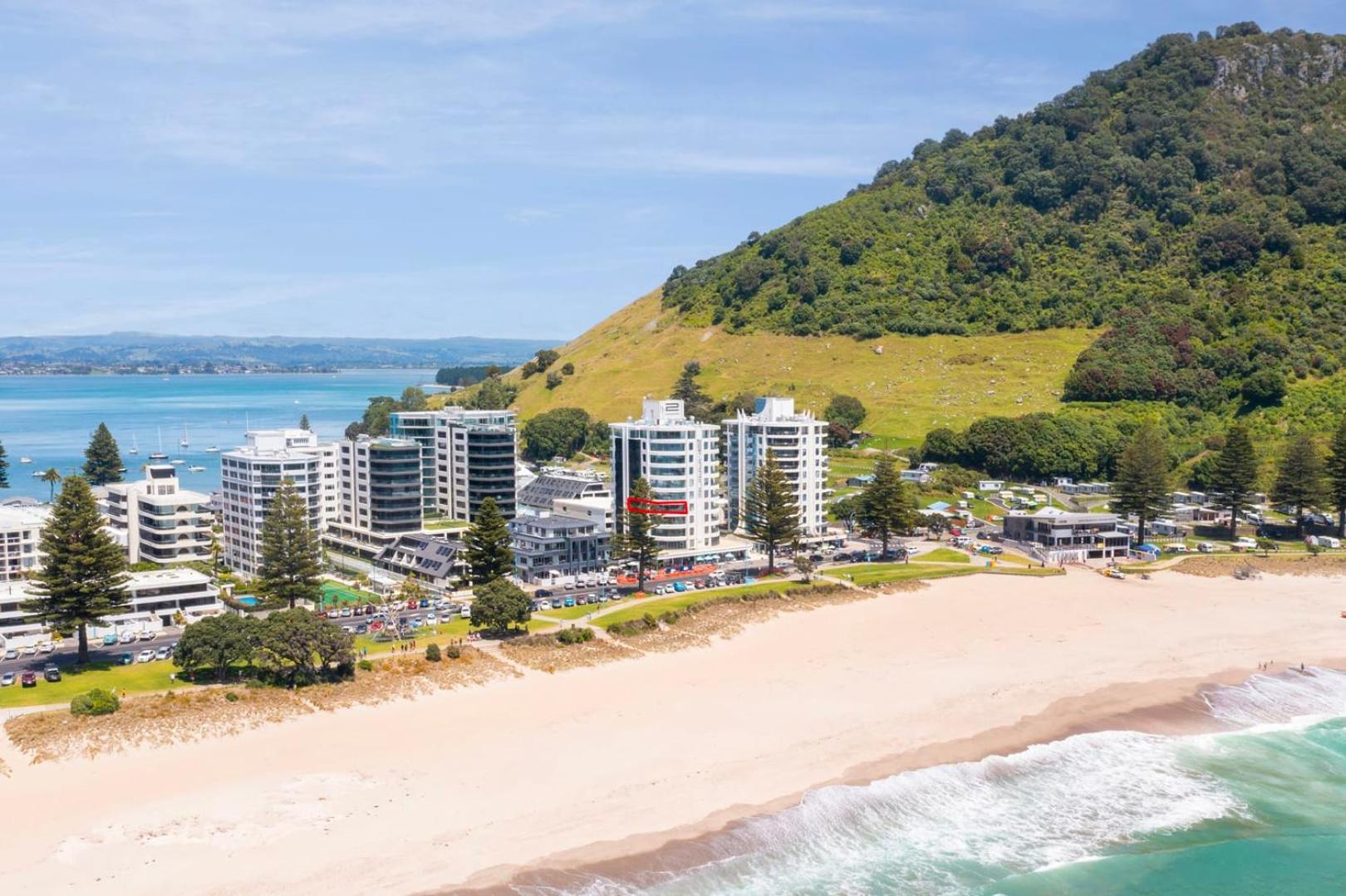 Oceanside Bliss - Absolute Beachfront - Uninterrupted Ocean Views With Pool Apartamento Mount Maunganui Exterior foto