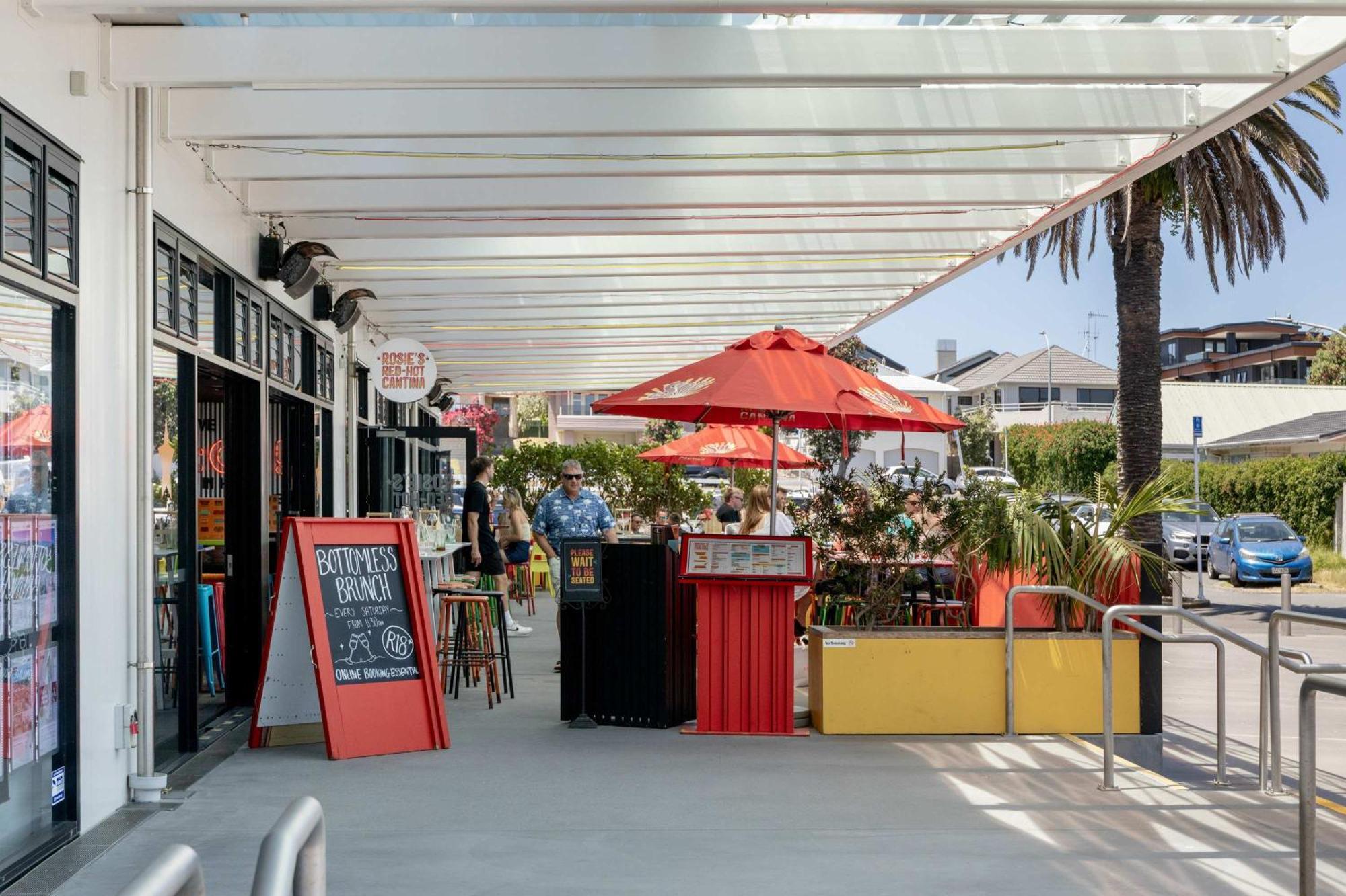 Oceanside Bliss - Absolute Beachfront - Uninterrupted Ocean Views With Pool Mount Maunganui Exterior foto