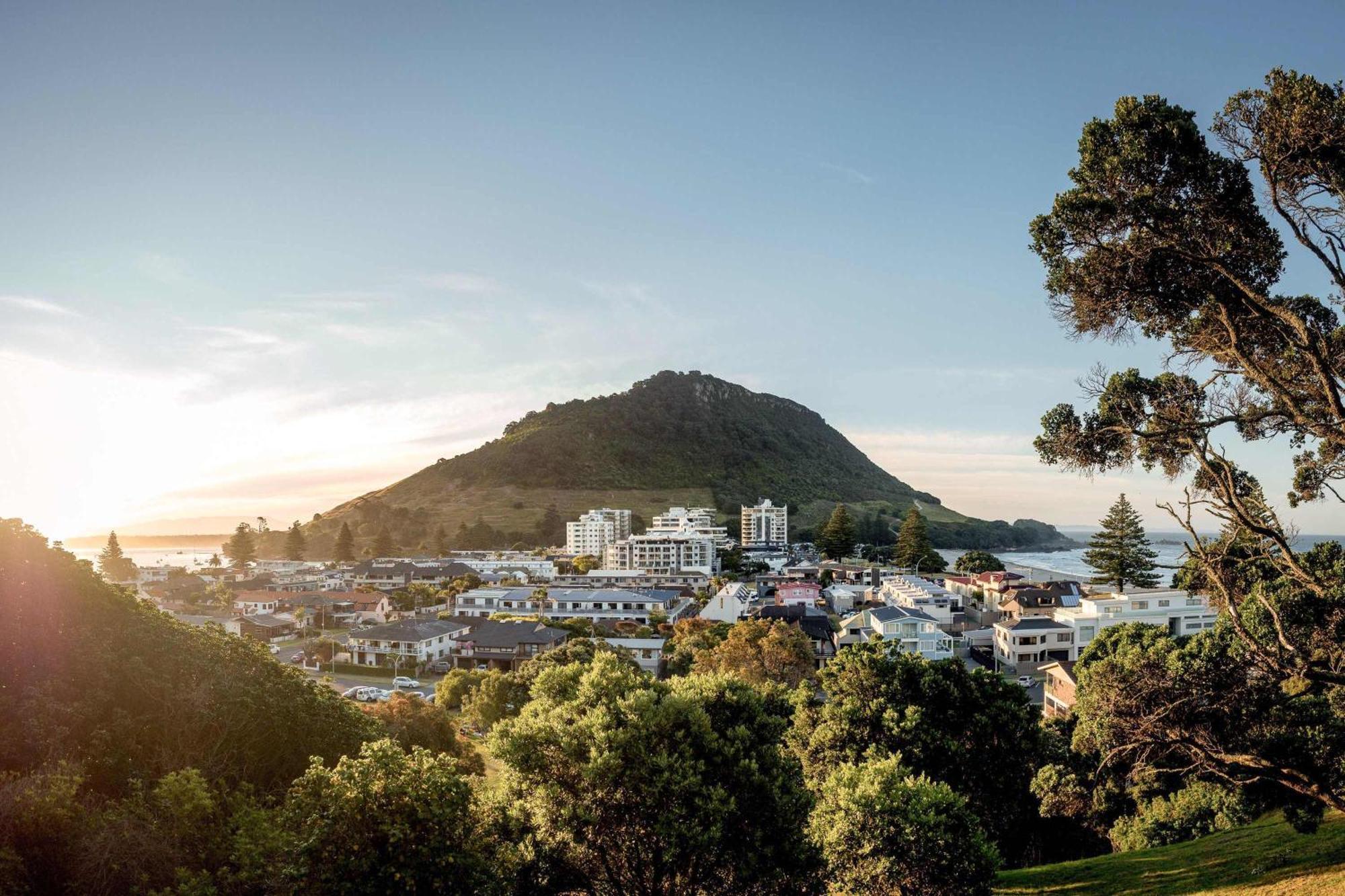 Oceanside Bliss - Absolute Beachfront - Uninterrupted Ocean Views With Pool Apartamento Mount Maunganui Exterior foto