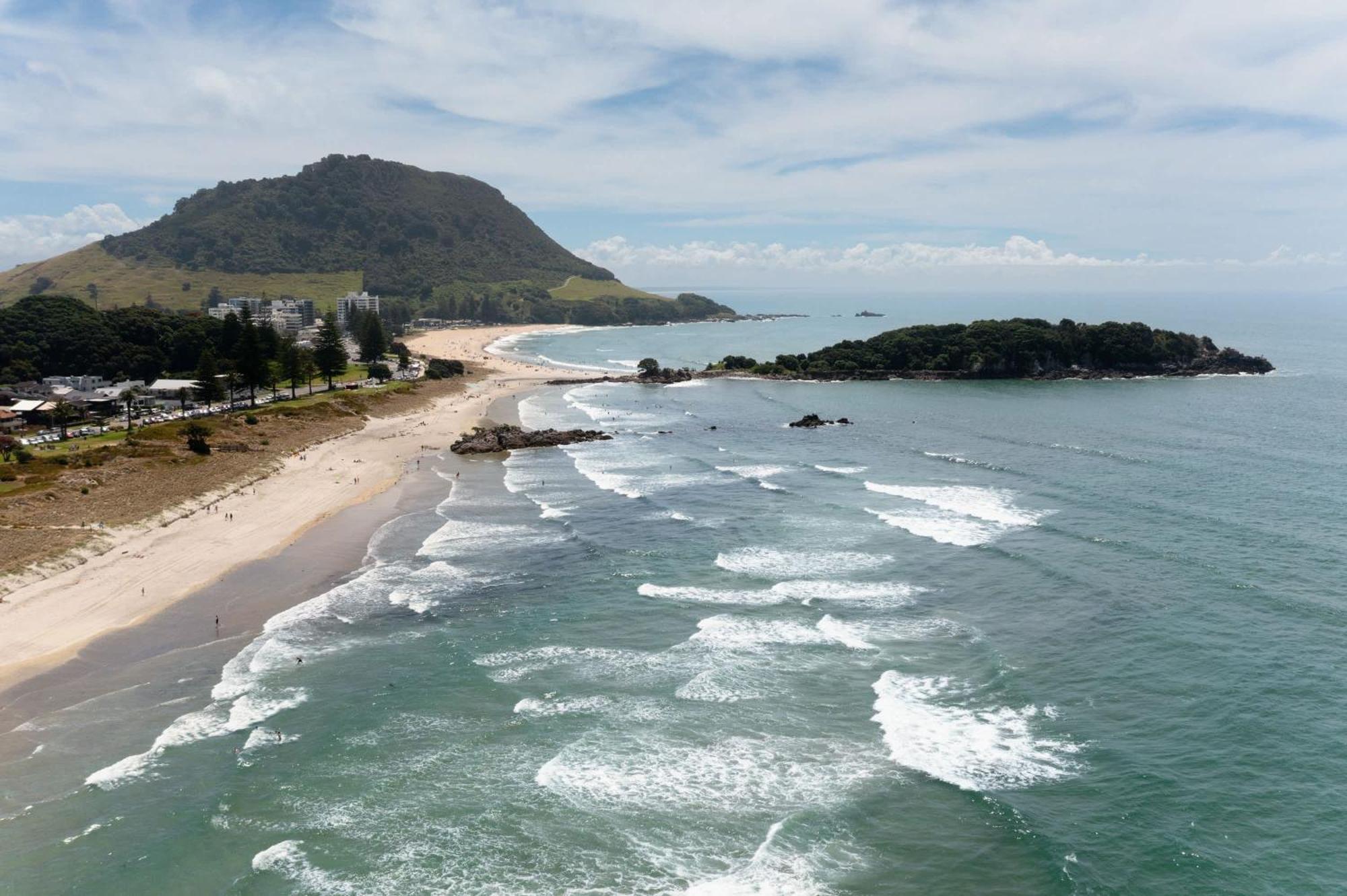 Oceanside Bliss - Absolute Beachfront - Uninterrupted Ocean Views With Pool Apartamento Mount Maunganui Exterior foto