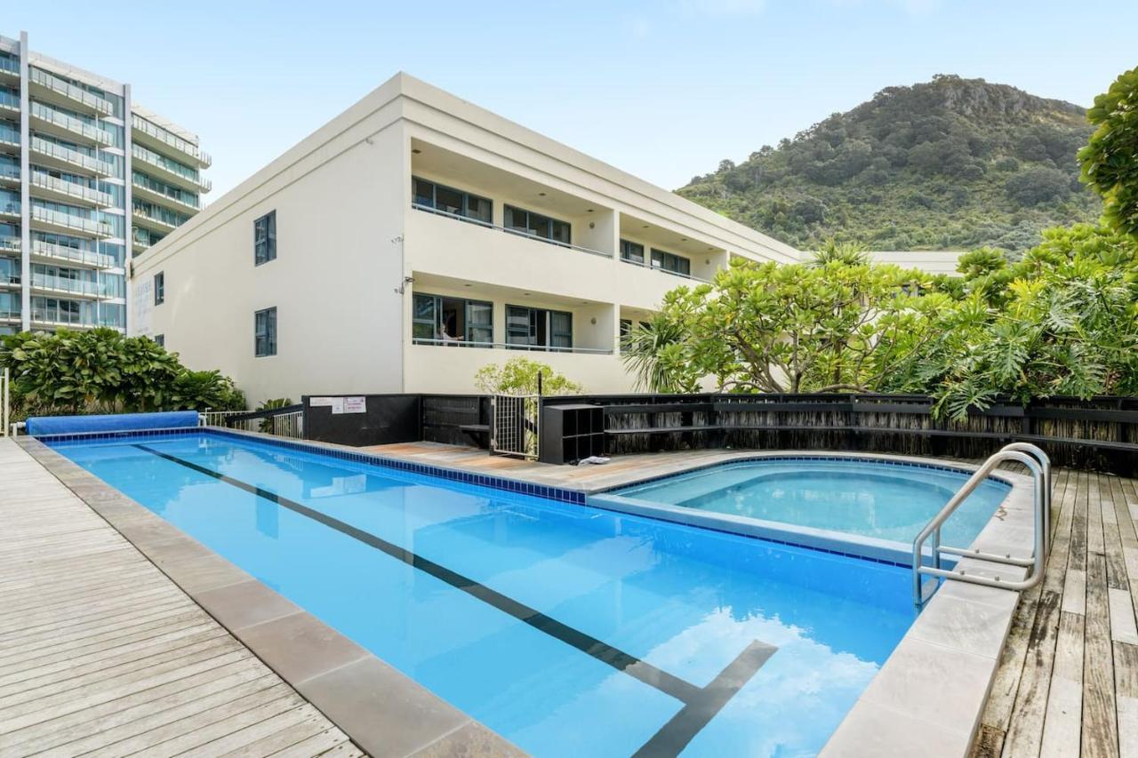 Oceanside Bliss - Absolute Beachfront - Uninterrupted Ocean Views With Pool Apartamento Mount Maunganui Exterior foto